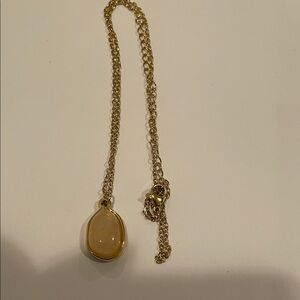 Elegant Gold Quartz Pendant Necklace